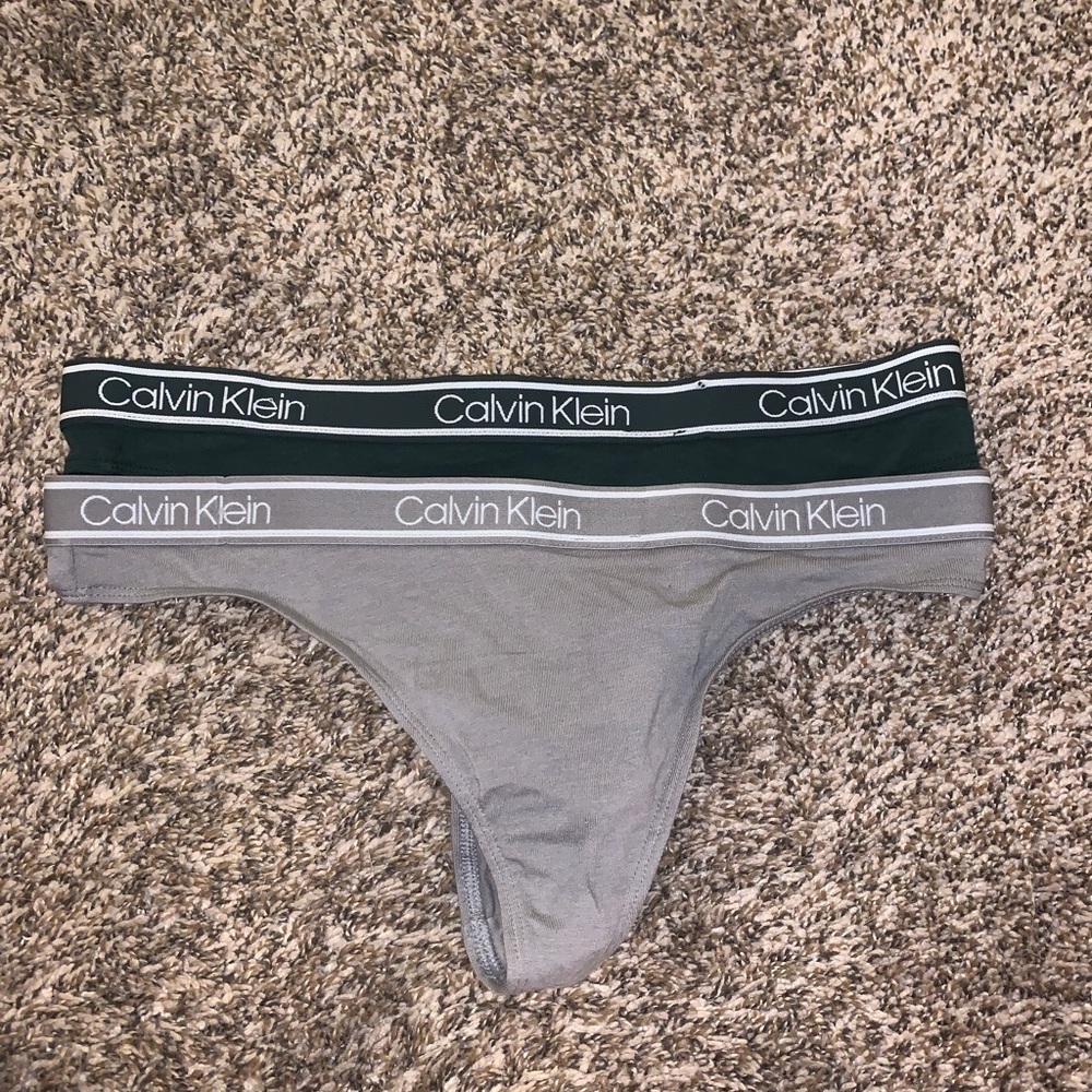 NWOT Calvin Klein Thongs